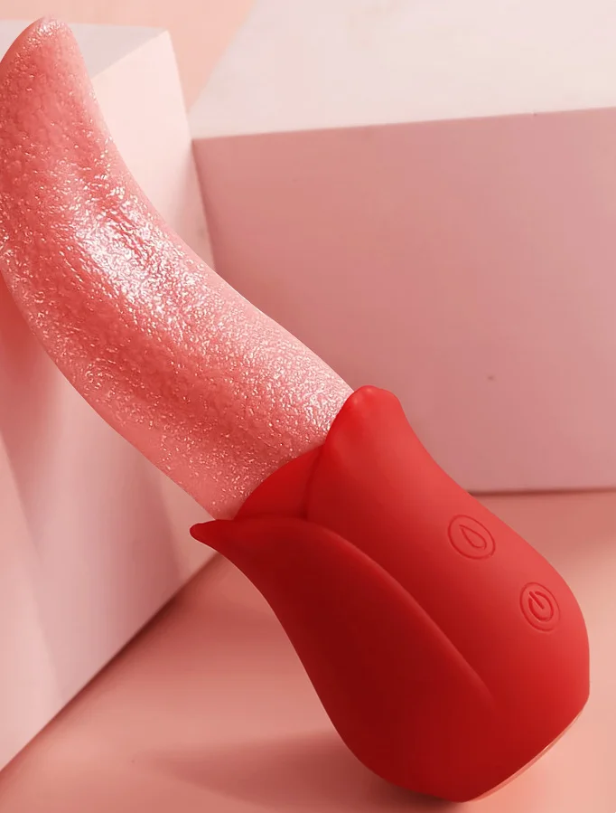 High-angle view of the textured licking tip against a minimalist background, emphasizing its premium aesthetic.